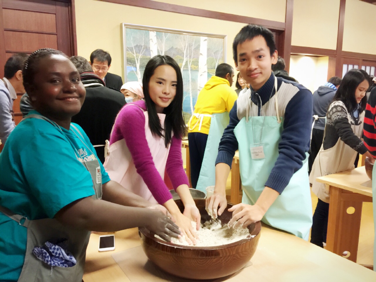 Making Soba with other international students